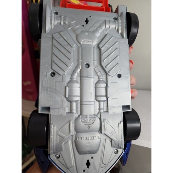 Batman 2-in-1 Transform and Attack BATMOBILE Vehicle - DC Comics / Mattel 2013 - Picture 9 of 10